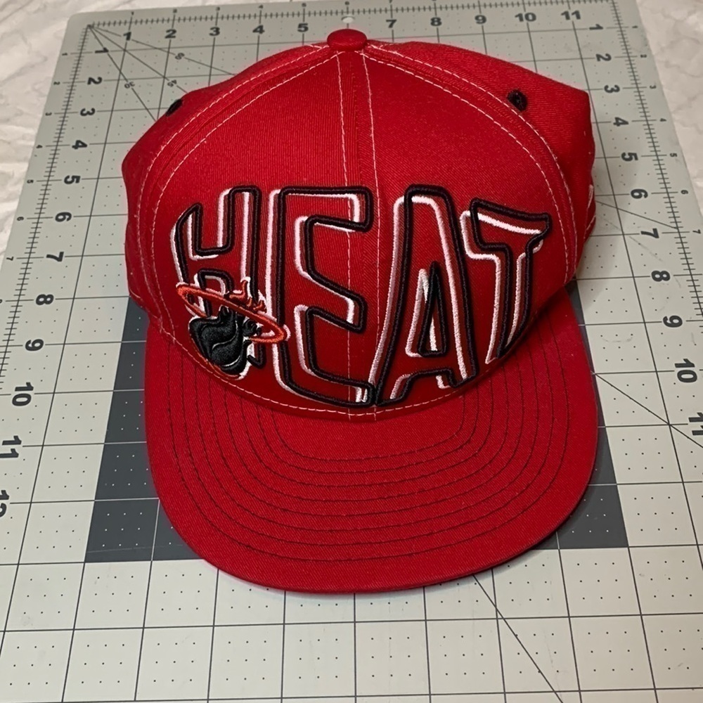 NWOT NBA Heat Flat Bill Hat